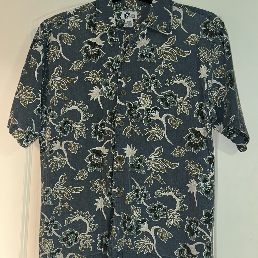 Arizona Jean Company Blue and White Casual Button Down Shirt